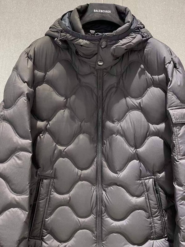 Пуховик Moncler