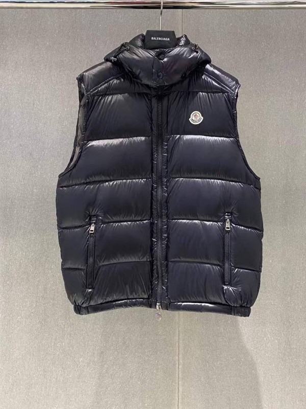 Безрукавка Moncler