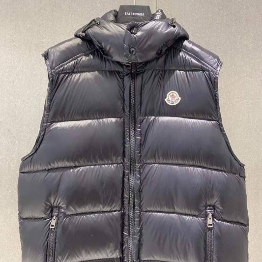 Безрукавка Moncler