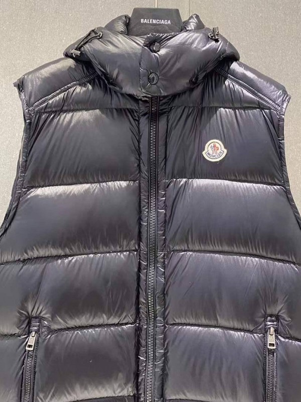 Безрукавка Moncler