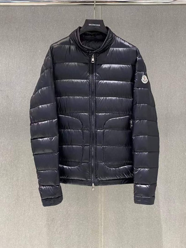 Пуховик Moncler