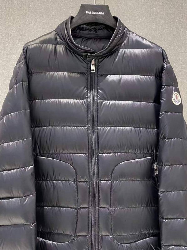 Пуховик Moncler