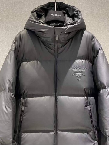 Пуховик Prada