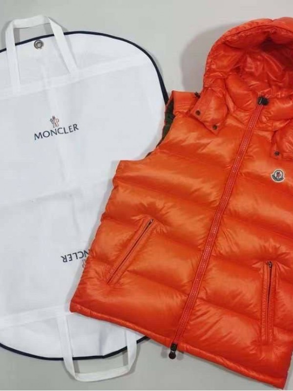 Безрукавка Moncler