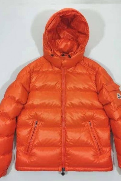 Пуховик Moncler