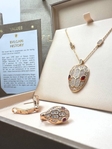 Кулон Bvlgari