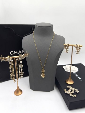 Серьги CHANEL маленькие