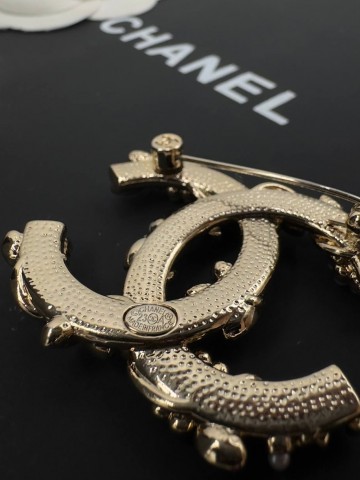 Брошь CHANEL