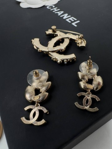 Серьги CHANEL маленькие