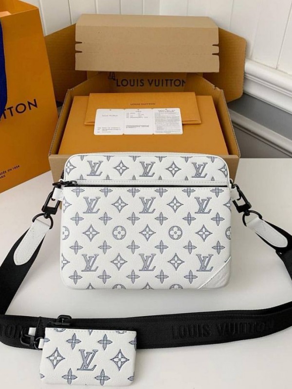 Сумка-мессенджер Louis Vuitton