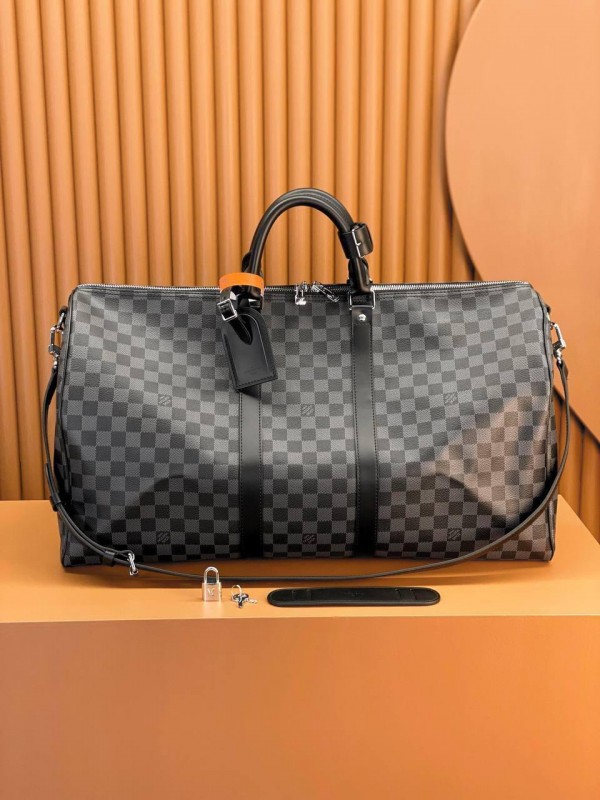 Дорожная сумкаLouis Vuitton