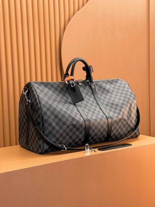 Дорожная сумкаLouis Vuitton