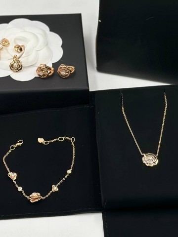 Серьги CHANEL