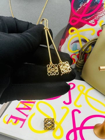 Серьги Loewe