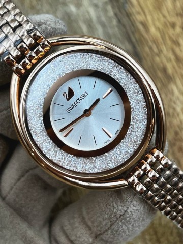 Часы Swarovski