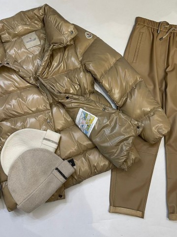 Пуховик Moncler