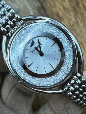 Часы Swarovski