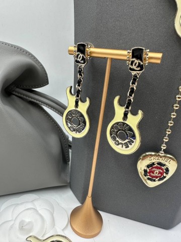 Серьги CHANEL