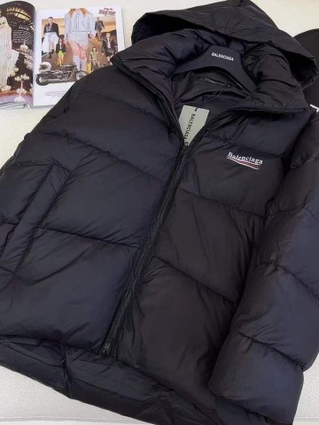 Пуховик Balenciaga