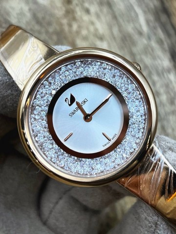 Часы Swarovski