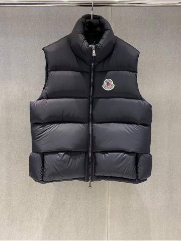 Безрукавка Moncler