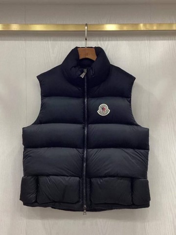 Безрукавка Moncler