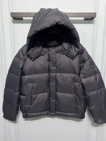 Пуховик Prada