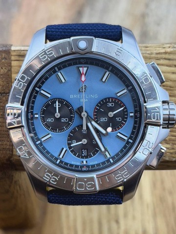 Часы Breitling