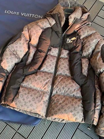 Пуховик Louis Vuitton