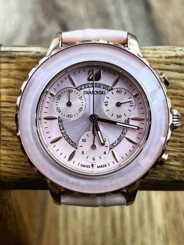 Часы Swarovski