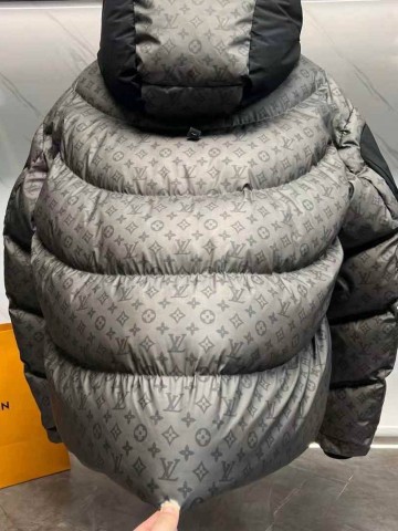 Пуховик Louis Vuitton