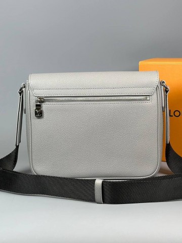Сумка-мессенджер Louis Vuitton