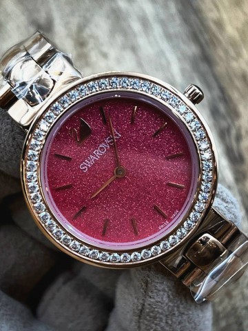Часы Swarovski