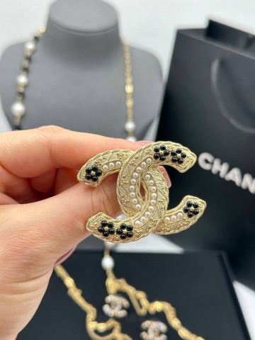 Брошь CHANEL