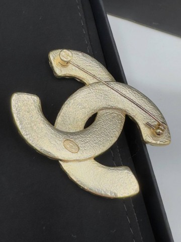 Брошь CHANEL