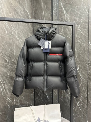 Пуховик Prada