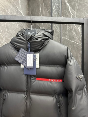 Пуховик Prada