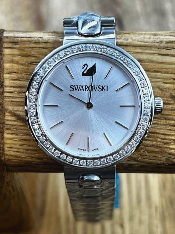 Часы Swarovski