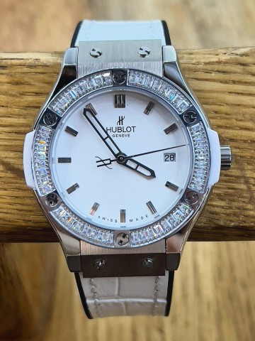Часы Hublot