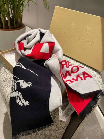 Шарф Burberry