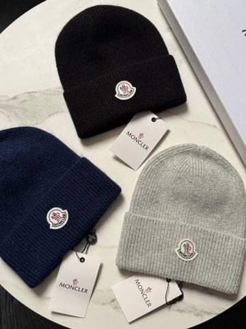 Шапка Moncler