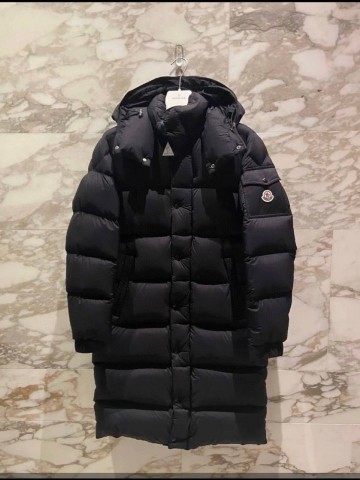 Пуховик Moncler