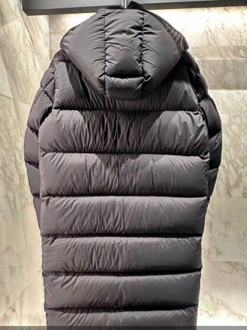 Пуховик Moncler
