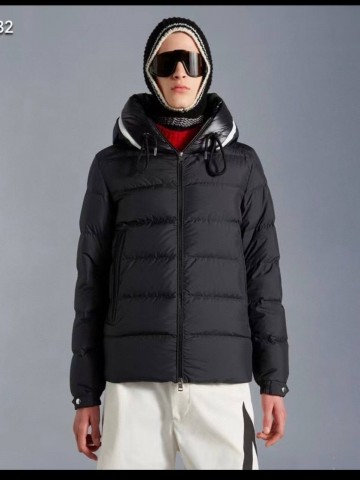 Пуховик Moncler