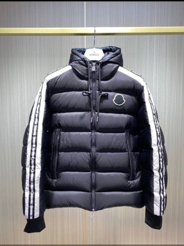 Пуховик Moncler