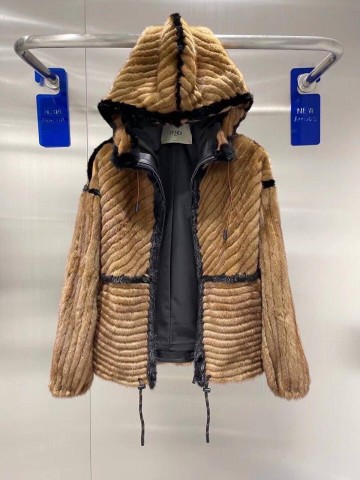 Шуба Fendi