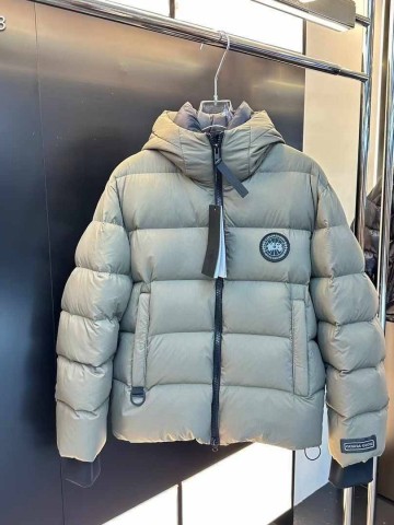 Пуховик Canada Goose