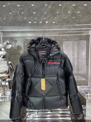 Пуховик Prada