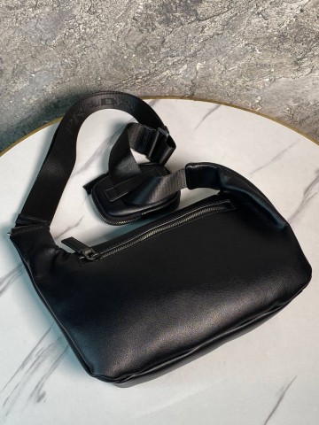 Сумка-мессенджер Prada