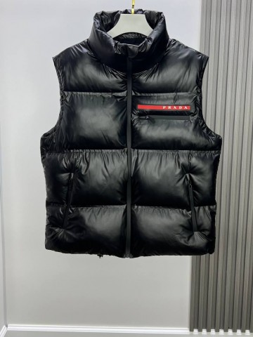 Безрукавка Prada